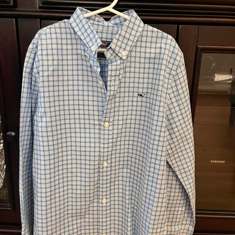 Vineyard Vines boys button down size small.
